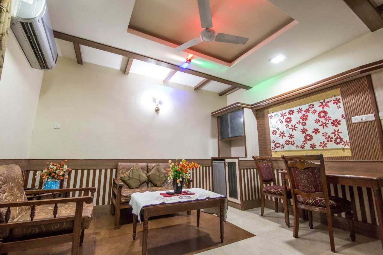Hotel Aryaas Palayankottai Exterior photo