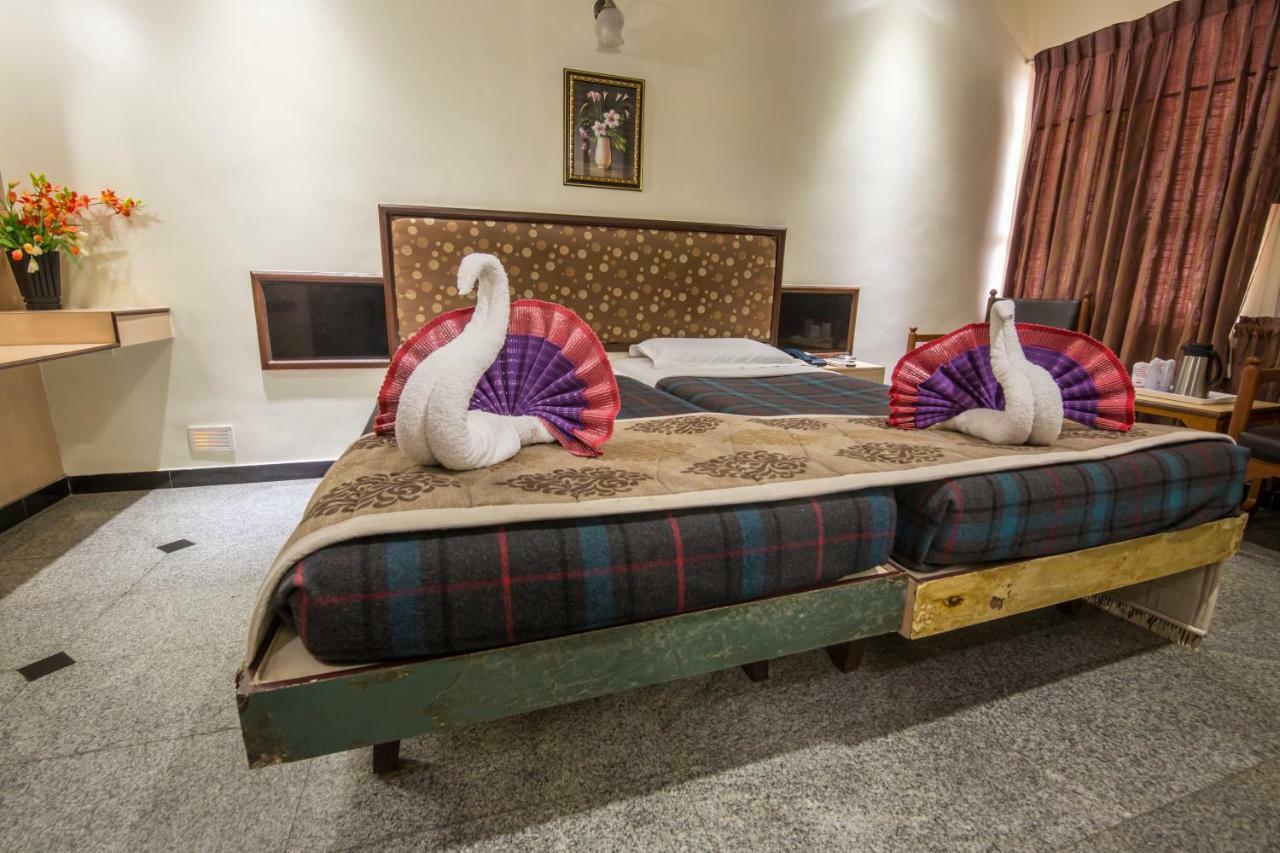 Hotel Aryaas Palayankottai Exterior photo