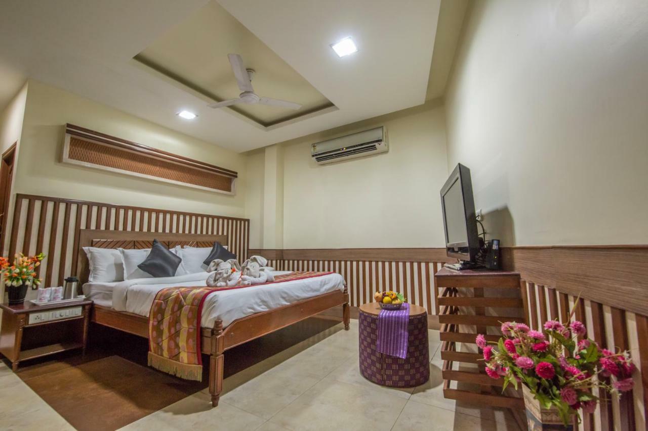 Hotel Aryaas Palayankottai Exterior photo