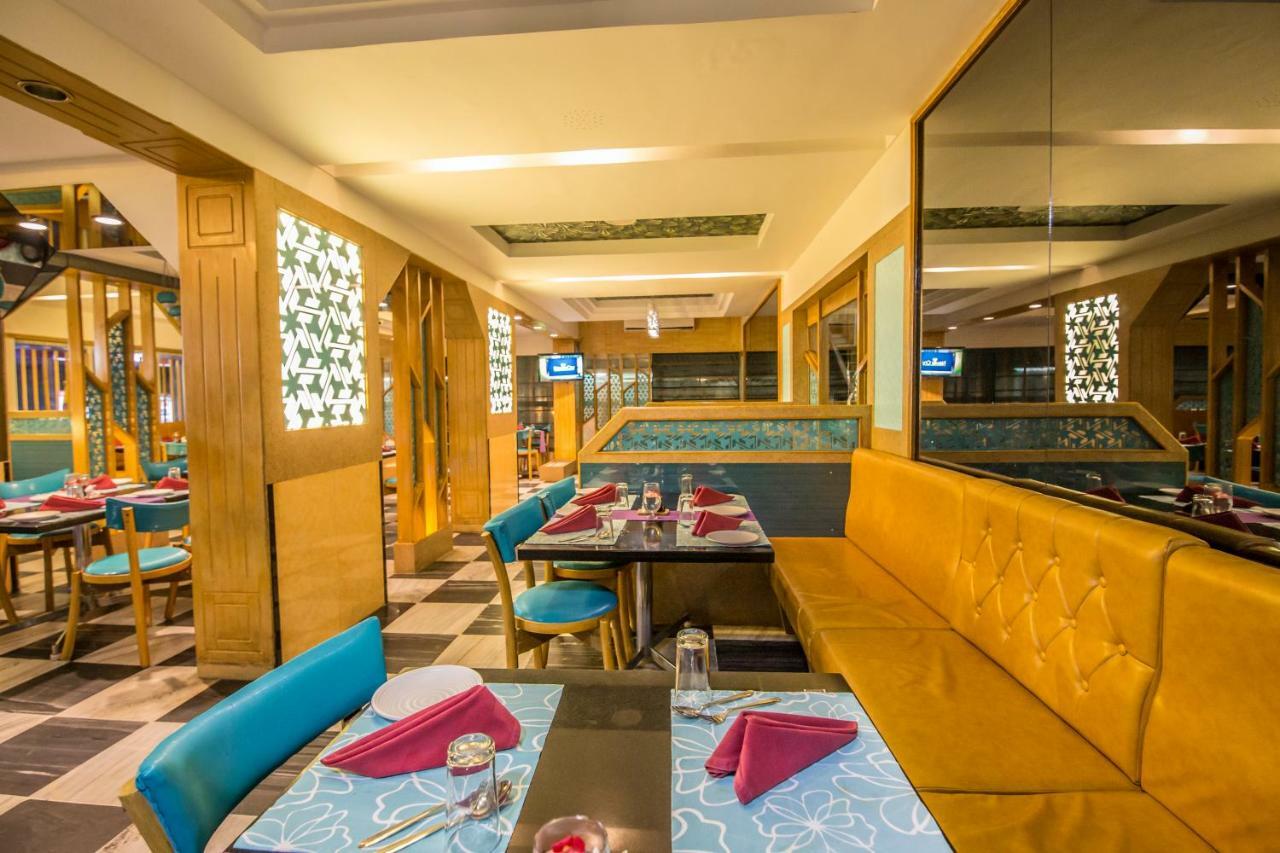 Hotel Aryaas Palayankottai Exterior photo